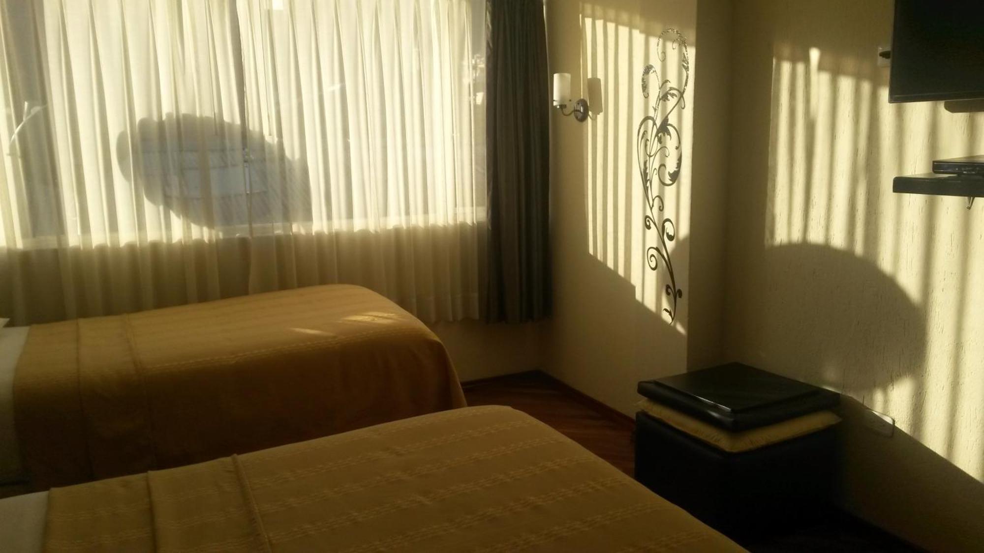 Hostal Capri Quito Szoba fotó