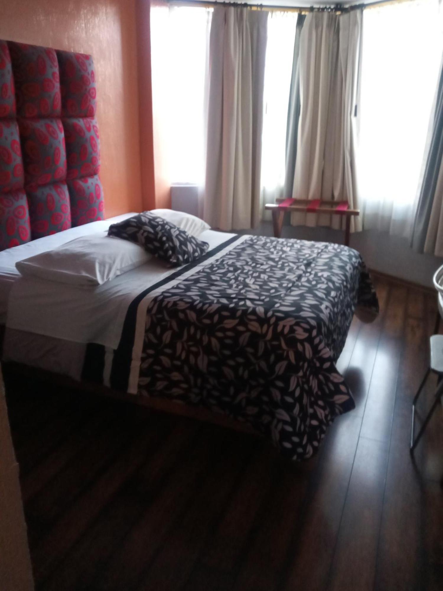 Hostal Capri Quito Kültér fotó