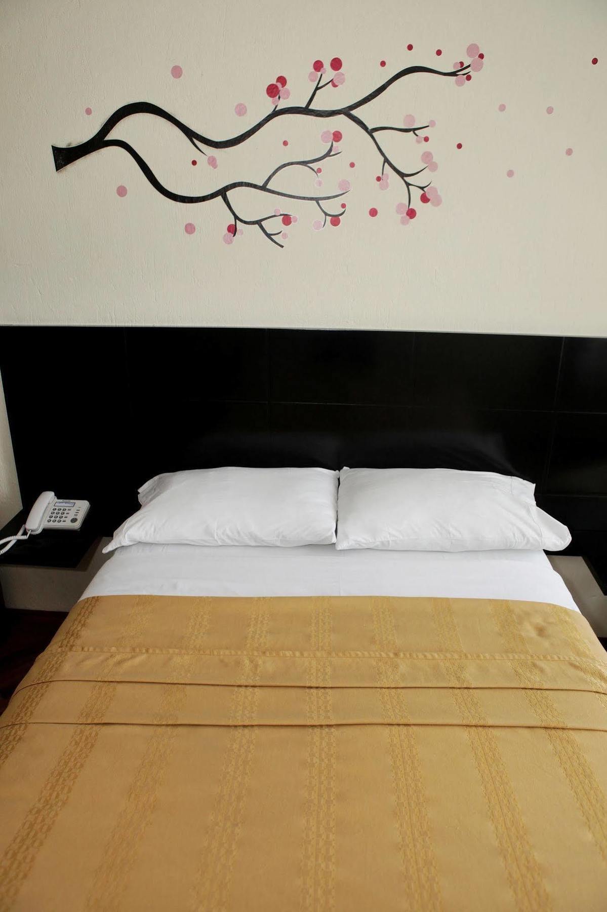 Hostal Capri Quito Kültér fotó