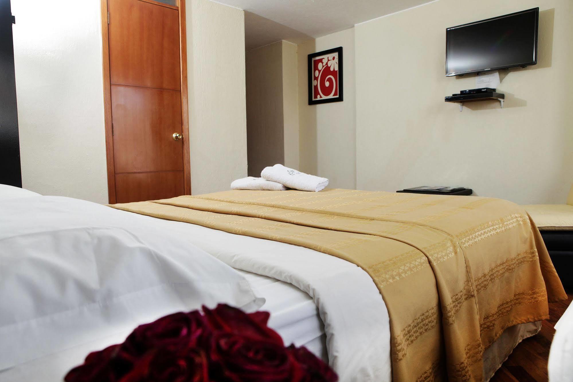 Hostal Capri Quito Kültér fotó