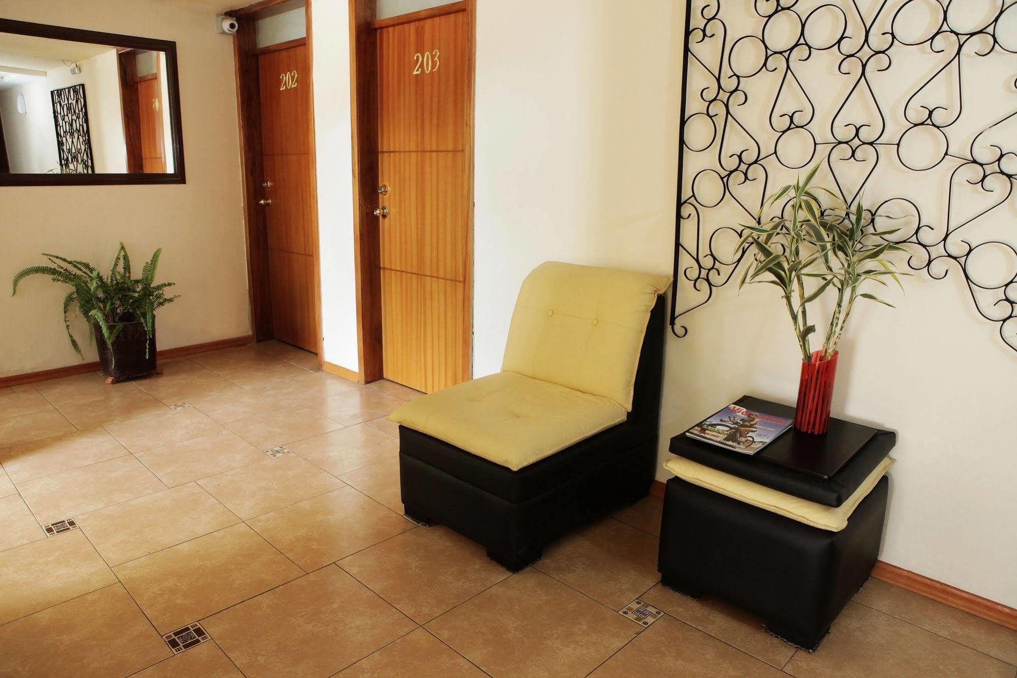 Hostal Capri Quito Kültér fotó
